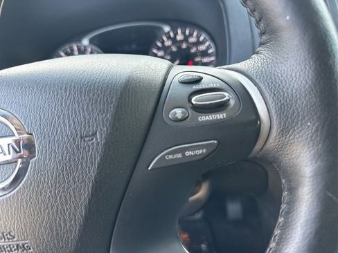 Used 2020 Nissan Pathfinder SL w/ Cargo Package image 19