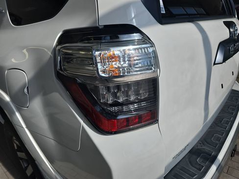 Used 2018 Toyota 4Runner TRD Off-Road image 35