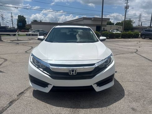 Used 2018 Honda Civic EX image 8