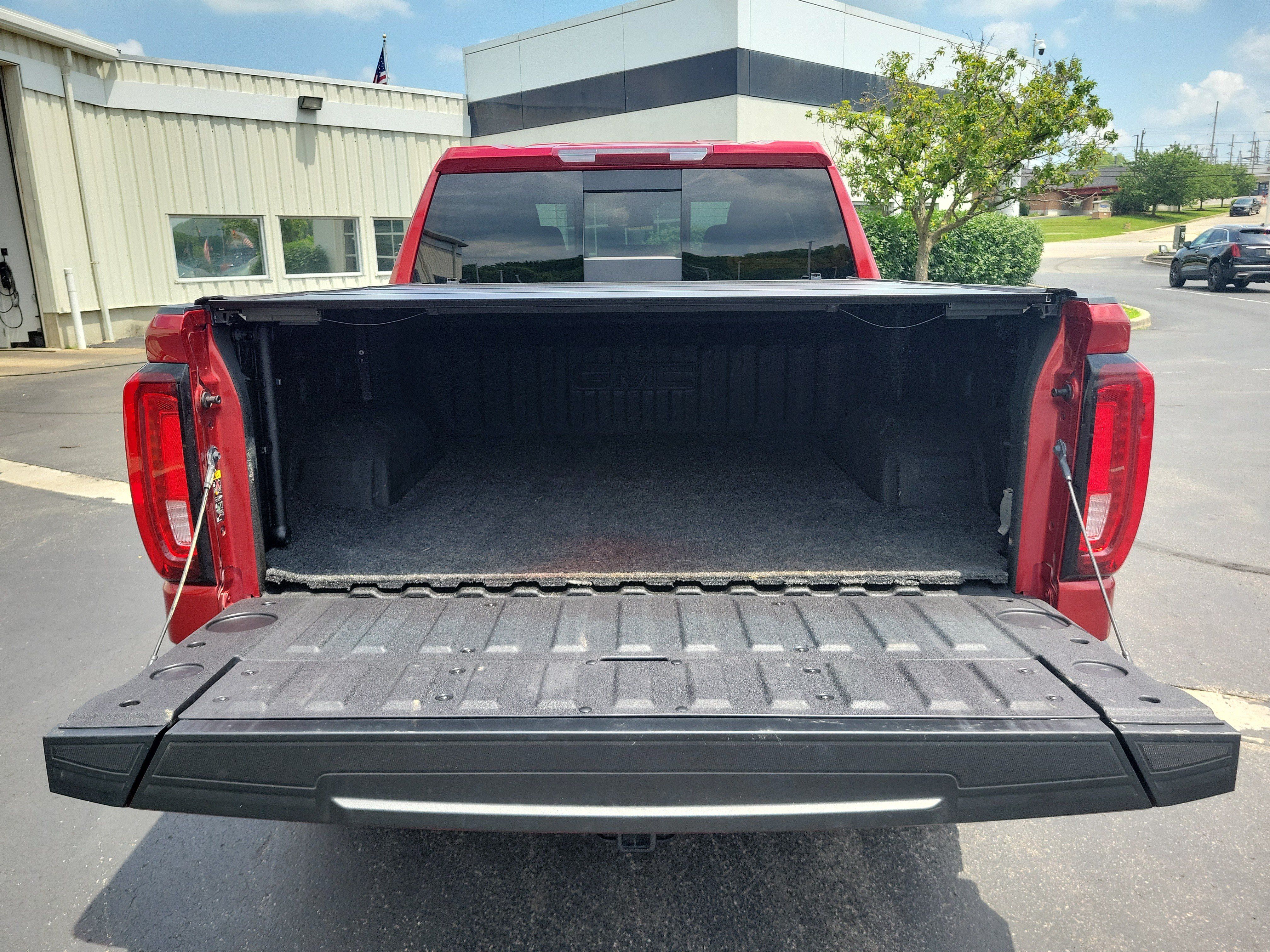 Used 2024 GMC Sierra 1500 SLT w/ SLT Premium Plus Package AWD/4WD image 7
