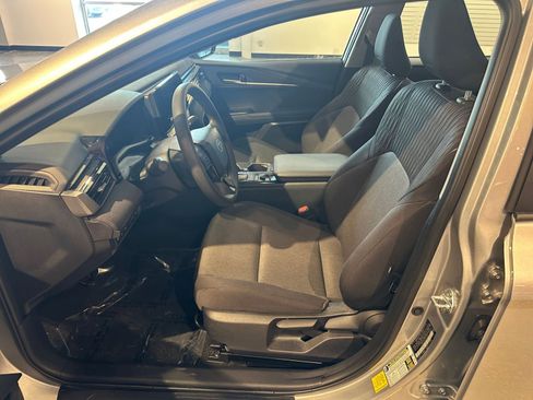 Used 2025 Toyota Camry LE image 27