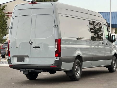 Used 2024 Mercedes-Benz Sprinter 2500 image 5