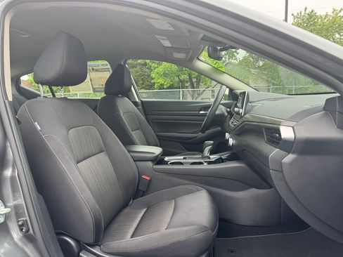 Used 2024 Nissan Altima 2.5 SV FWD image 16