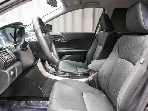 Used 2017 Honda Accord LX image 22