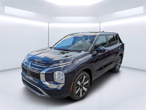 New 2025 Mitsubishi Outlander SE image 7