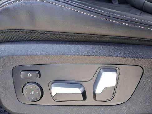 Used 2024 BMW X5 xDrive40i w/ M Sport Package image 12