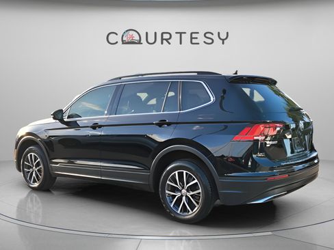 Used 2019 Volkswagen Tiguan SE image 3