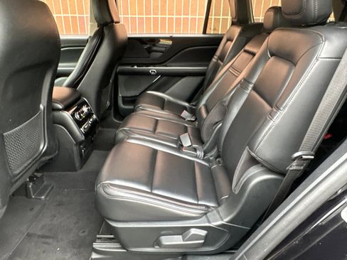 Used 2023 Lincoln Aviator AWD image 30