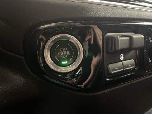 Used 2023 Chevrolet Silverado 1500 LT image 25