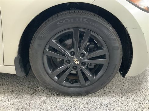 Used 2018 Hyundai Elantra Value Edition FWD image 12