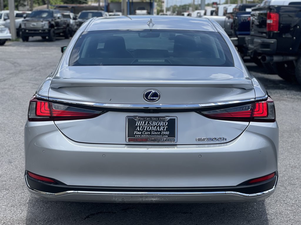 Used 2020 Lexus ES 300h w/ Premium Package FWD image 17