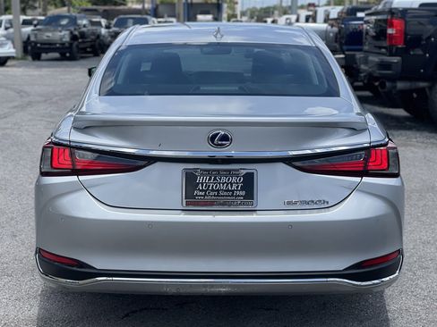 Used 2020 Lexus ES 300h w/ Premium Package FWD image 17