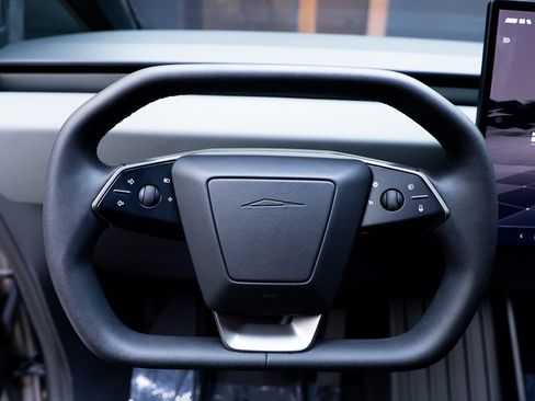 Used 2026 Tesla Cybertruck AWD Crew Cab image 34