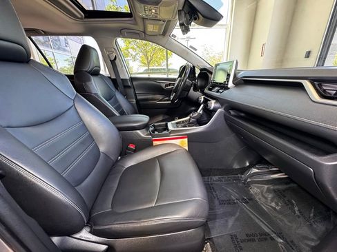 Used 2019 Toyota RAV4 XLE Premium AWD/4WD image 48