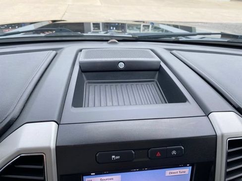 Used 2019 Ford F150 Lariat w/ Equipment Group 502A Luxury AWD/4WD image 28