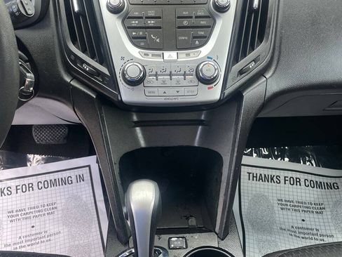Used 2015 Chevrolet Equinox LS FWD image 9