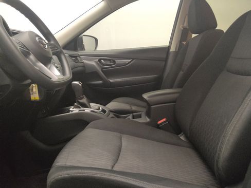 Used 2020 Nissan Rogue S FWD image 17