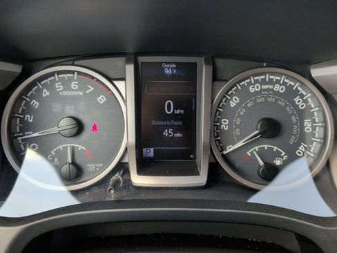 Used 2016 Toyota Tacoma Limited w/ Towing Package AWD/4WD image 11
