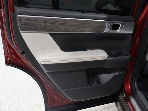 Used 2024 Hyundai Santa Fe Calligraphy image 18