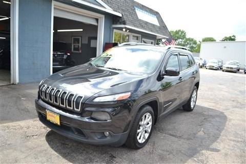 Used 2014 Jeep Cherokee Latitude FWD image 2
