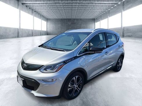 Used 2019 Chevrolet Bolt Premier w/ Infotainment Package FWD image 2