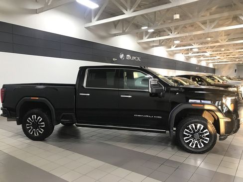 Used 2025 GMC Sierra 3500 Denali Ultimate image 8