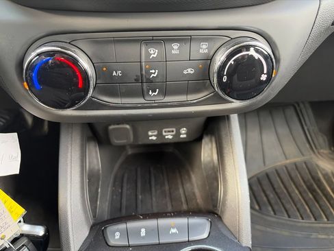 Used 2023 Chevrolet TrailBlazer LS FWD image 23