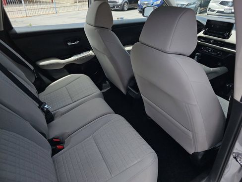 Certified 2025 Honda HR-V LX image 11