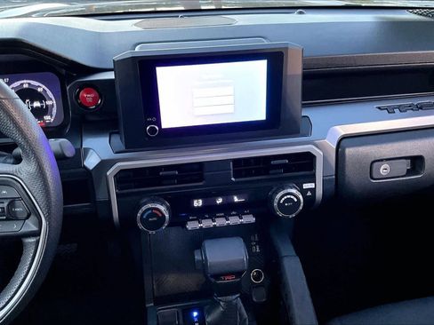 Used 2025 Toyota Tacoma TRD Off-Road image 6