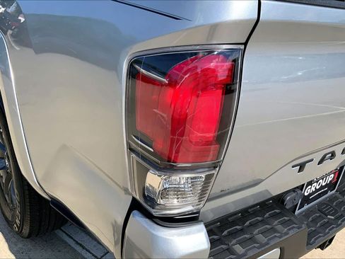Used 2022 Toyota Tacoma SR5 w/ Technology Package RWD image 27