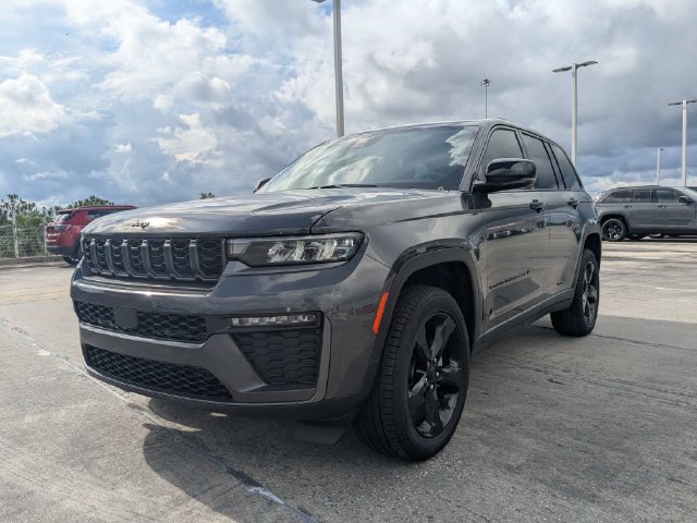 New 2026 Jeep Grand Cherokee Limited w/ Limited Altitude Package RWD image 8