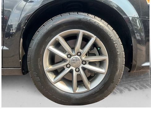 Used 2015 Dodge Grand Caravan SE FWD image 15
