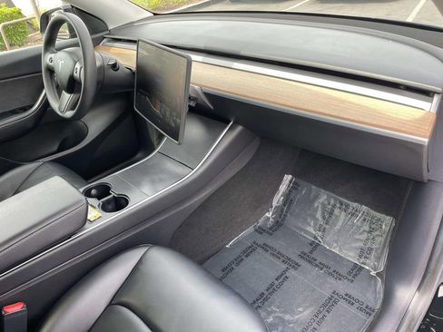 Used 2020 Tesla Model Y Long Range image 30