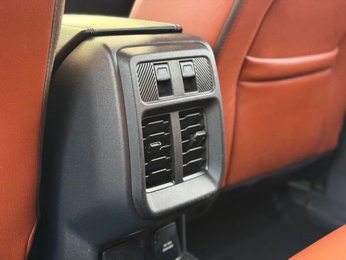 Used 2025 Ford Bronco Heritage Edition AWD/4WD image 38
