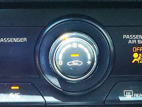 Used 2023 Kia Forte LXS w/ LXS Technology Package image 44