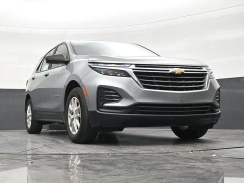 Used 2024 Chevrolet Equinox LS FWD image 26