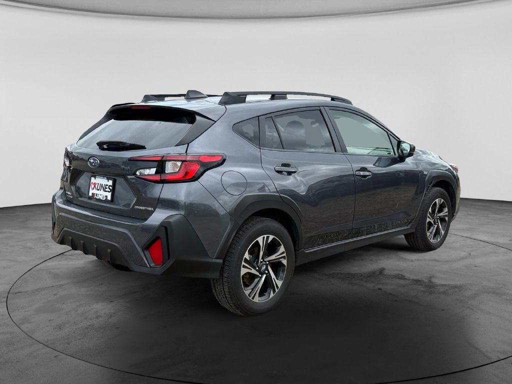 Used 2025 Subaru Crosstrek 2.5i Premium AWD/4WD image 9