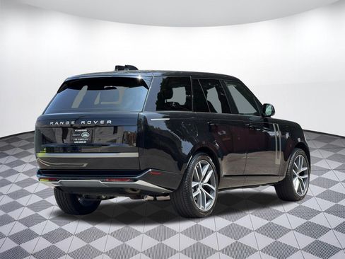 Used 2025 Land Rover Range Rover SE AWD/4WD image 9