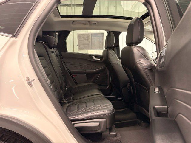 Used 2024 Ford Escape Platinum w/ Premium Technology Package AWD/4WD image 9