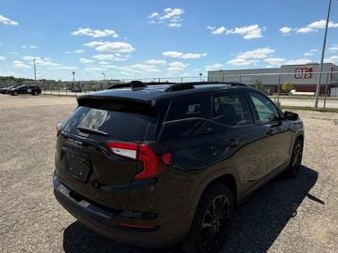 Used 2023 GMC Terrain SLT w/ Elevation Edition AWD/4WD image 4