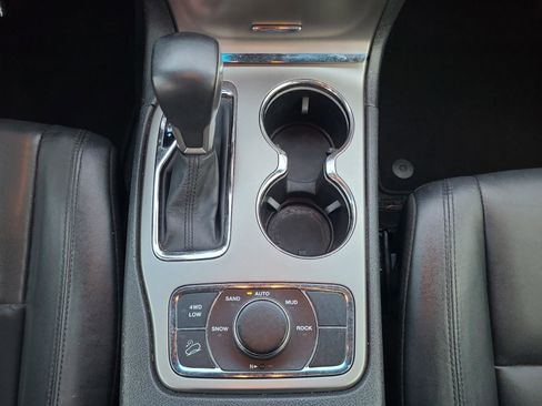 Used 2019 Jeep Grand Cherokee Limited AWD/4WD image 16