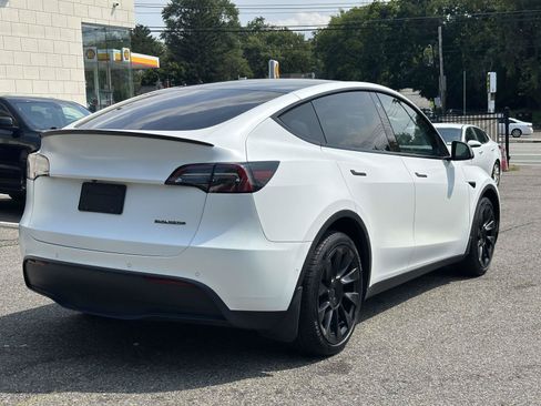 Used 2021 Tesla Model Y Long Range AWD/4WD image 3