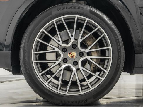Used 2022 Porsche Cayenne Coupe AWD/4WD image 10