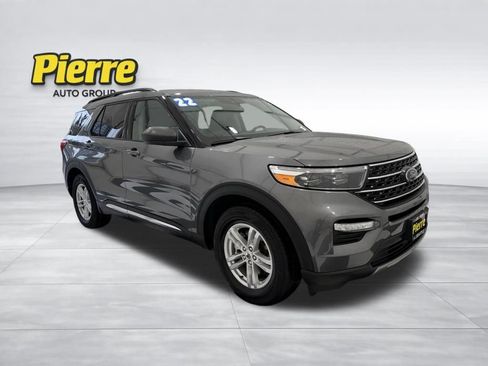 Used 2022 Ford Explorer XLT w/ Equipment Group 202A image 8