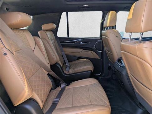 Used 2023 Cadillac Escalade Premium Luxury w/ Performance Package AWD/4WD image 21