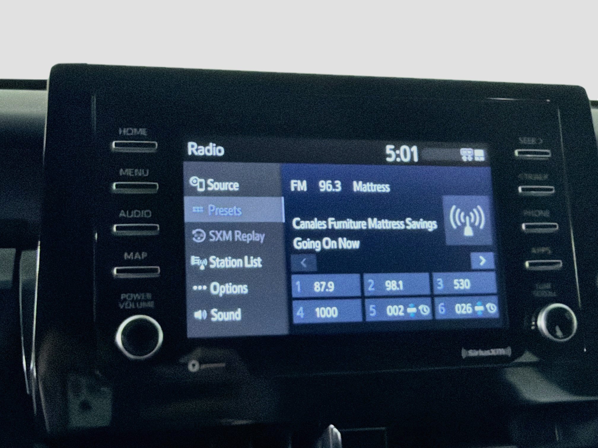 Used 2023 Toyota Camry SE FWD image 21