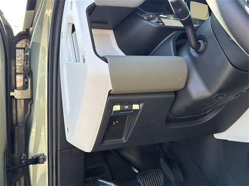Used 2025 Land Rover Defender 110 S image 23