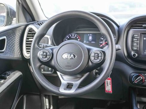 Used 2021 Kia Soul S FWD image 17