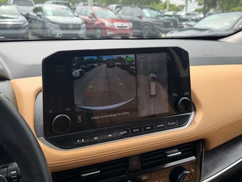 Used 2021 Nissan Rogue Platinum FWD image 27
