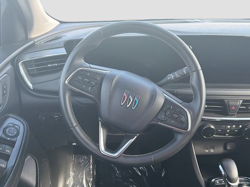 Used 2025 Buick Encore GX Preferred AWD/4WD image 18